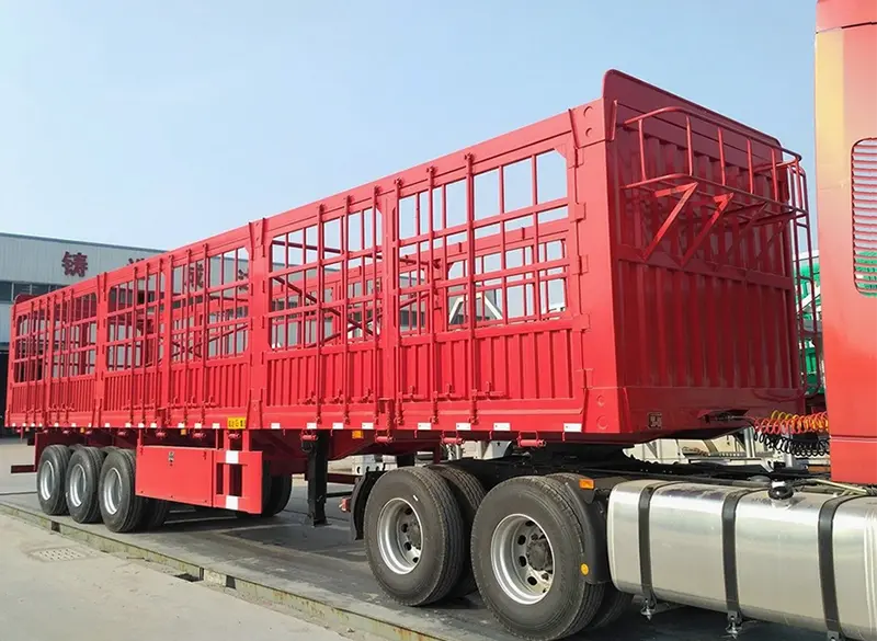 ground load cattle trailer-1